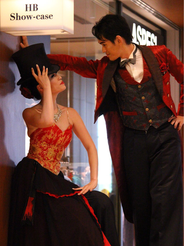 STILTANGOの写真/Photograph of STILTANGO