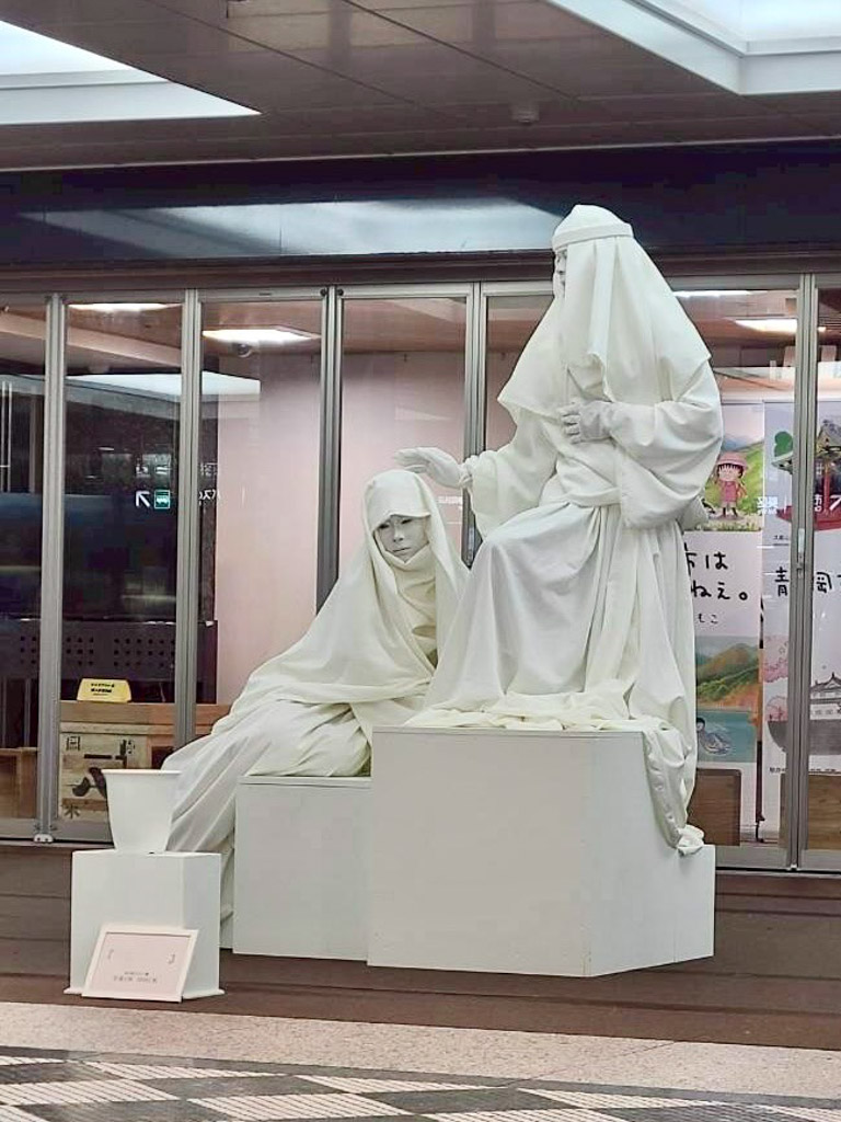 名前の無い像の写真